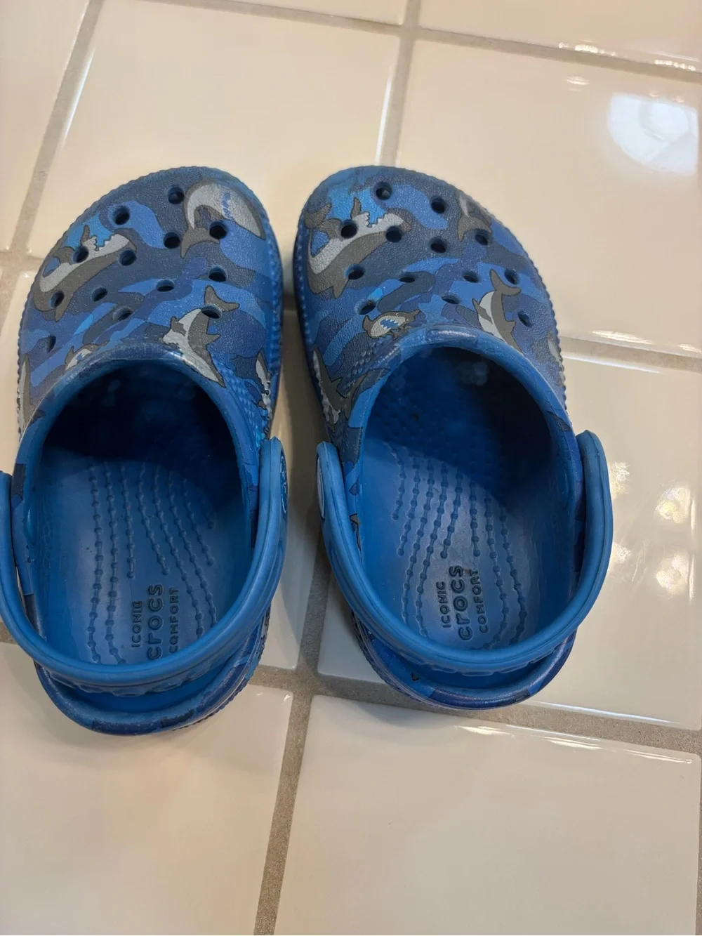 CROCS Kids Blue Shark Camo Water Clogs